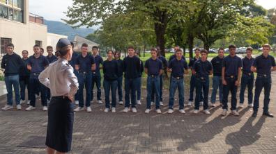 BIA devant le commandant de base