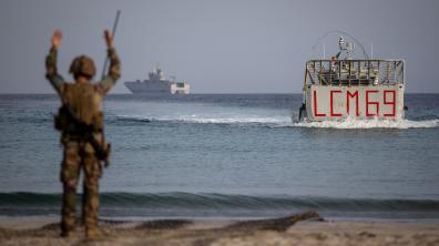 Le Dixmude intègre le groupe amphibie italien