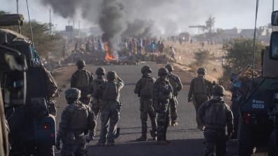 Troisième barrage de manifestants à la sortie de la ville de Tera, au Niger, en 2021