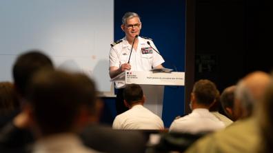 Le capitaine de vaisseau Nicolas Rossignol de la DGRIS lors du point presse du 27 mai.
