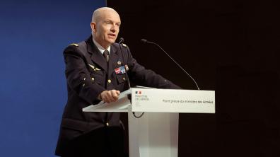 Général V. Breton, directeur du Centre interarmées de concepts, de doctrines et d'expérimentations