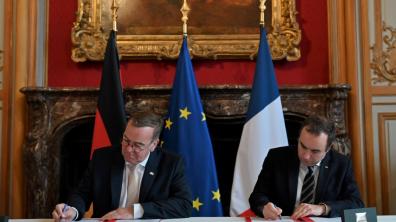 Le ministre fédéral de la Défense allemand, B. Pistorius, et le ministre des Armées S. Lecornu