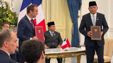  Sébastien Lecornu et son homologue indonésien, le 28 mai 2025.