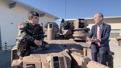 Vidéo "Une armée, des métiers : brigadier Nicolas, pilote de Jaguar"