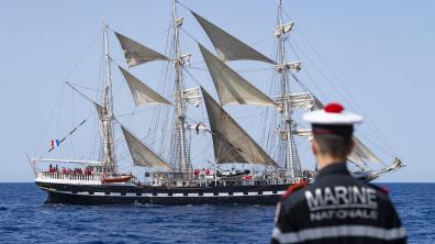  Les armées françaises contribuent à la sécurisation de la flamme