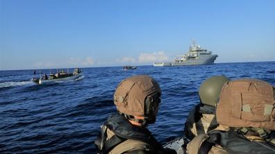 Le BSAOM Champlain conduit une opération de police de pêche sur le banc de la Zélée