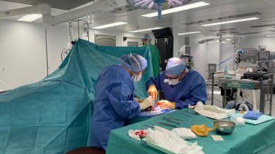 Médecin principal Nicolas, chirurgien orthopédiste à l’hôpital des armées Percy (Clamart)
