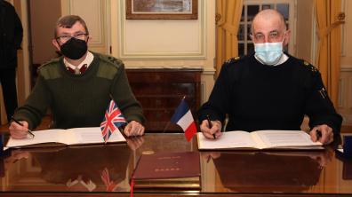 MGA Rouanet d Berchoux et Major general Tim Hodgetts