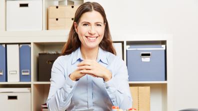 Personnel de bureau féminin