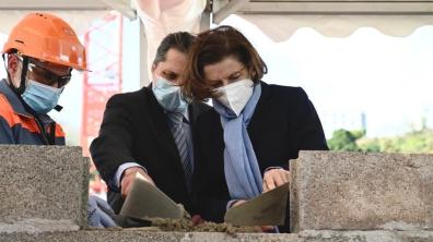 La pose de la première pierre par la ministre des Armées, Florence Parly, le 4 février 2022