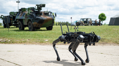En 2022, VAB, robots terrestres et drones aériens avaient la mission de reconnaissance.