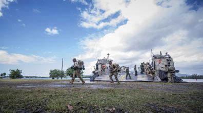 Les FAPF s’entrainent au tir et au débarquement avec les partenaires du Pacifique.