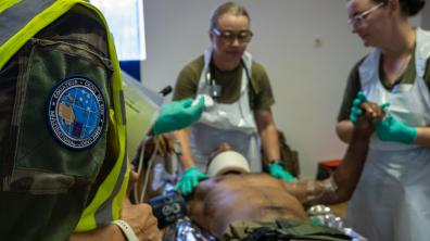 Prise en charge de blessés lors de l'exercice "Croix du Sud 2025".