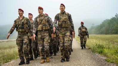 Les chants militaires : cohésion, héritage et identité
