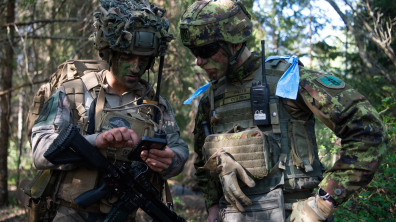 Une fois largués, les parachutistes français ont lancé une contre-attaque aux côtés des Estoniens.