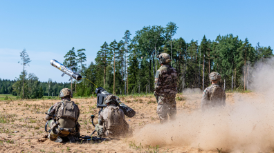 Départ du tir du missile moyenne portée sur le camp de Tapa, en Estonie par les chasseurs alpins.