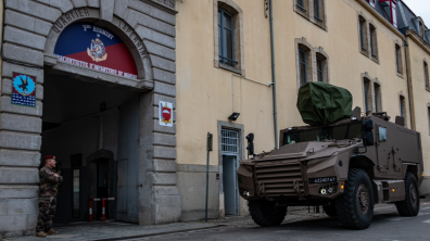 Arrivée des premiers Serval au 3e RPIMa de Carcassonne.