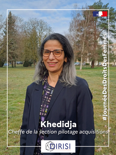 Khedidja, cheffe de la section pilotage acquisitions