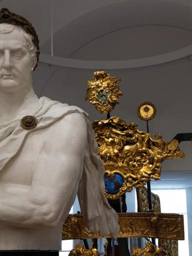 Statue 
