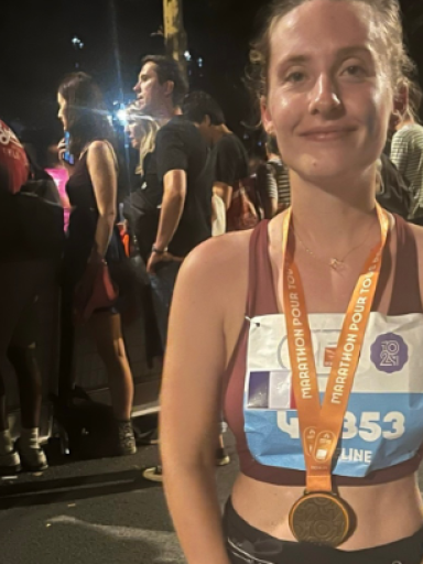 La Commissaire de 2ème classe Emeline, avec sa médaille